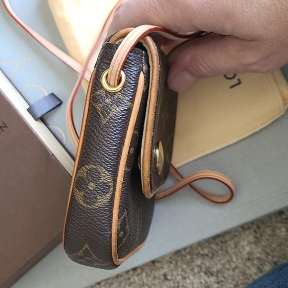 Louis Vuitton Cancun Mini Crossbody - Picture 5 of 11